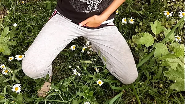 I spy on my neighbor masturbating in the daisies - Girls fly orgasm