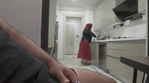 MAID CATCHES MAN JERKING OFF