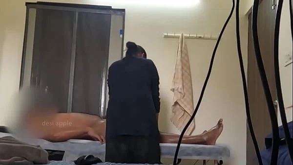 happy ending and blowjob in massage parlour