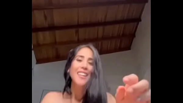 MELISSA PAREDES ACTRIZ PERUANA SE MASTURBA