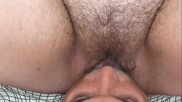 Hairy facesit