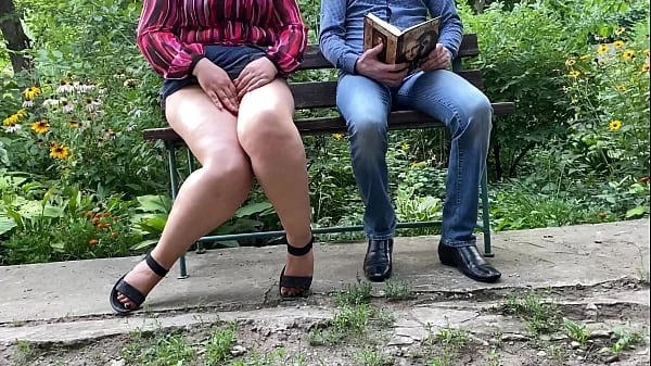 Big ass milf pee next to me in the park on a bench